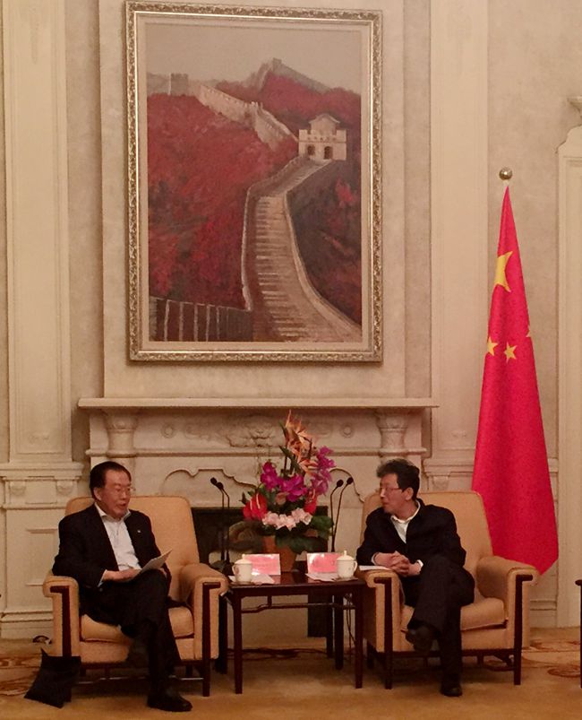 張學武董事長會見北京市張工常務副市長（圖）