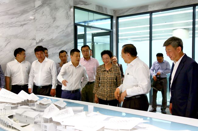 新聞2：集團領導考察三亞國際免稅城_副本.jpg
