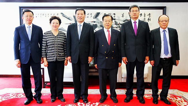 集團領導會見山東省人民政府副省長夏耕一行（圖）