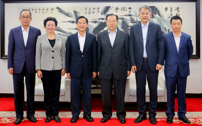 集團領導與招商局集團李建紅董事長、李曉鵬總經理一行舉行會談（圖）