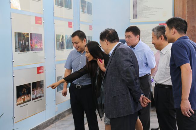 集團領(lǐng)導(dǎo)到珠海海泉灣專項調(diào)研（圖）