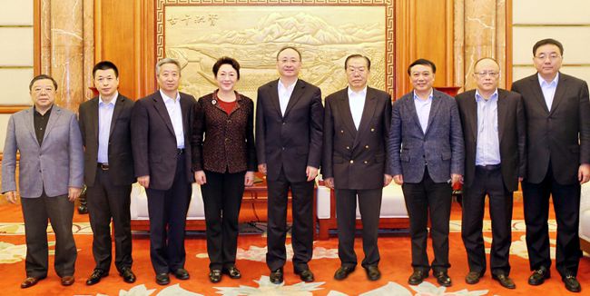 集團(tuán)領(lǐng)導(dǎo)會(huì)見(jiàn)四川省尹力省長(zhǎng)（圖）