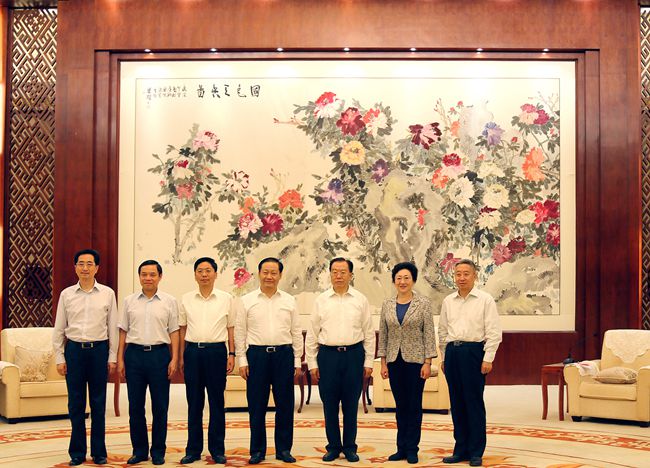 集團主要領導與廣西壯族自治區黨委書記彭清華舉行會談並簽署戰略合作框架協議（圖）